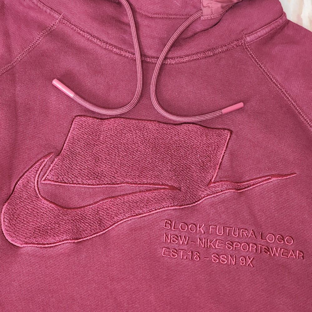 Nike Sportswear Block Futura Hoodie Mens Small Burgundy Raised Logo Reverse Back
